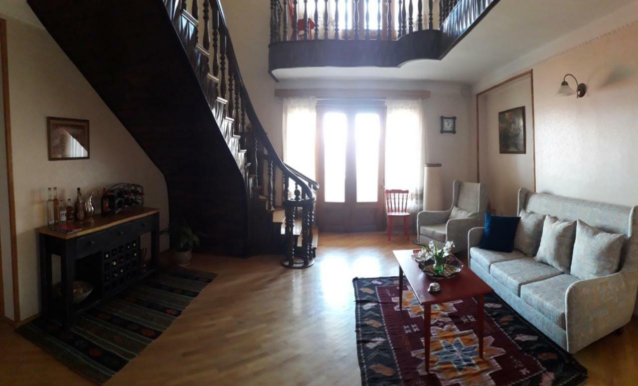 Hotel Omsi House à Telavi Extérieur photo